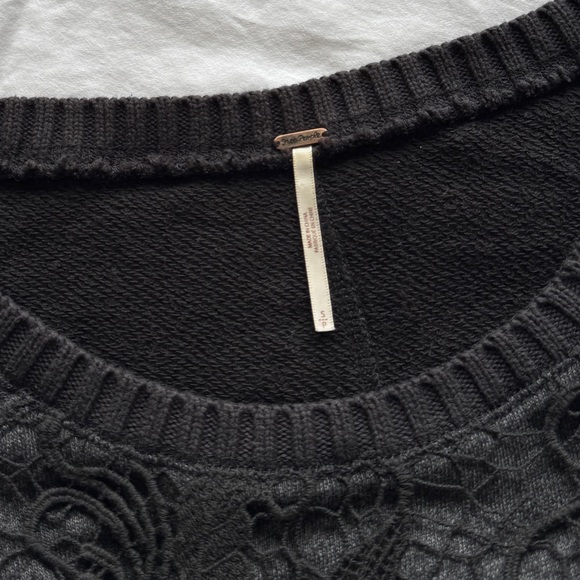 Free People Sweater Womens Size S Dark Grey Lace Sleeve Open Back Artsy Boho - Picture 9 of 15